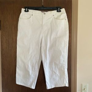 Gloria Vanderbilt White Cotton Capris size 14
